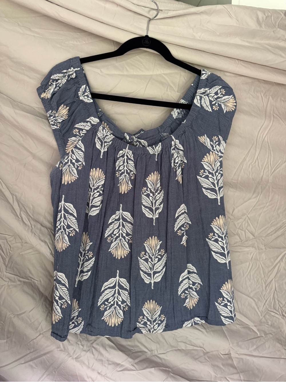 Old Navy Slate Blue Floral-Feather Print Cap Sleeve Top